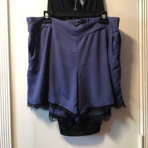 Torrid Royal blue shorts with black lace trim size 1x size 14/16